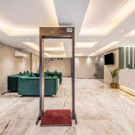 Hotel Avaas - Faiz Road Karol Bagh Делхи Екстериор снимка