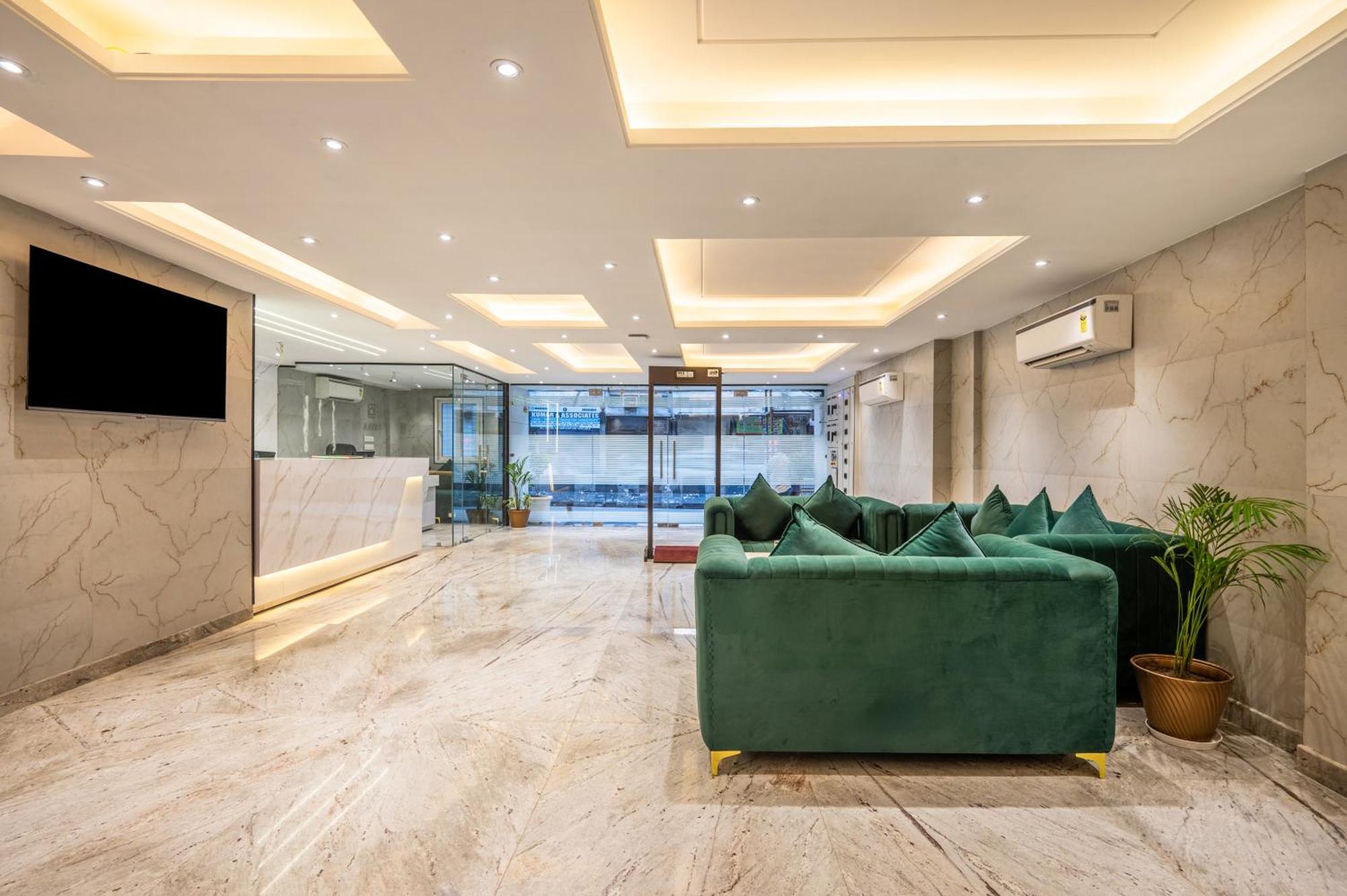 Hotel Avaas - Faiz Road Karol Bagh Делхи Екстериор снимка